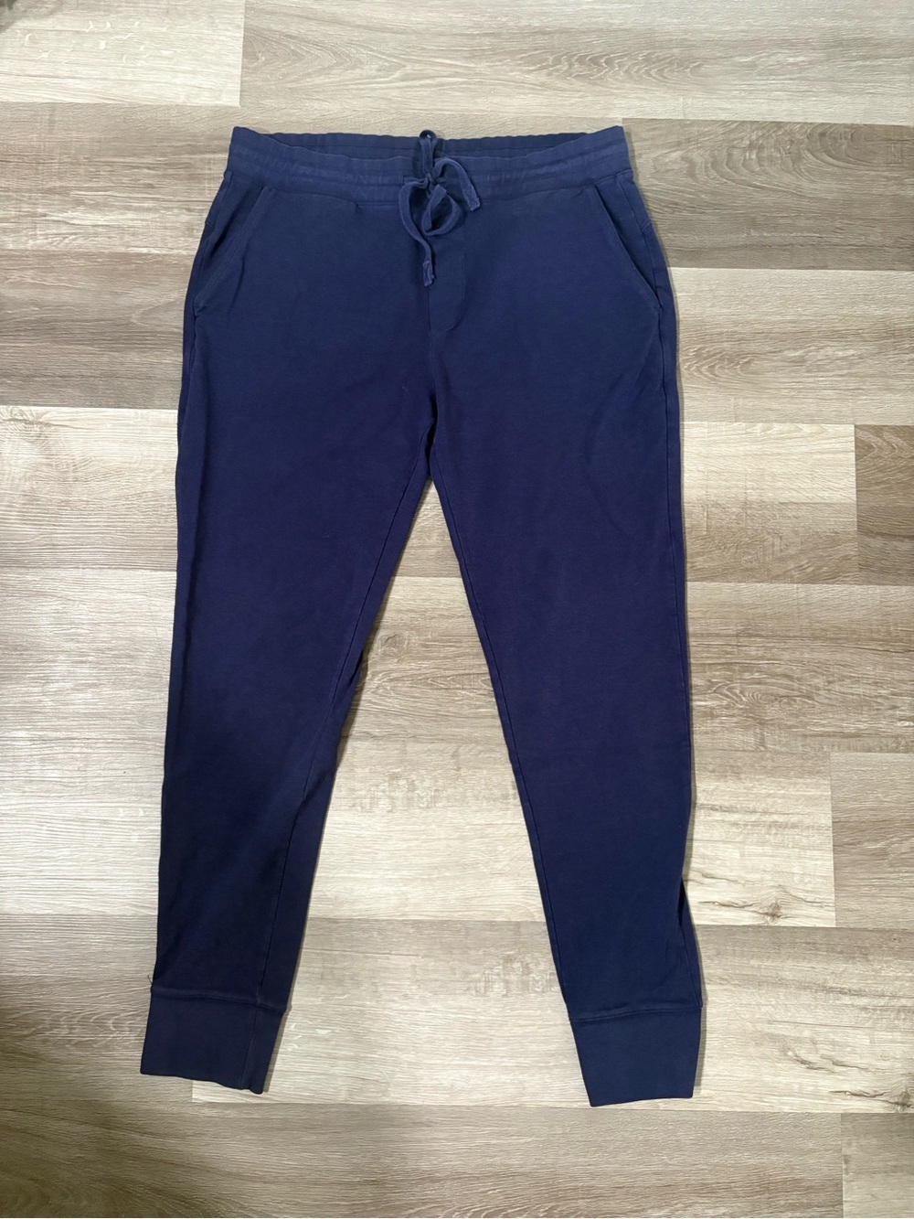 Greyson Navy Drawstring Sweatpants Joggers. Men’s size large